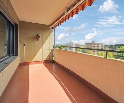 Geräumige und gut aufgeteilte Wohnung mit großem Süd - Balkon
