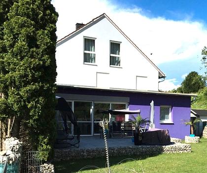 Großzügige, moderne Wohnung mit Terrasse, Balkon und eigenem Garten