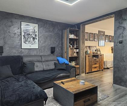 Zwei Zimmer Wohnung mit Terrasse, Gartenanteil und Garage in ruhiger Lage!