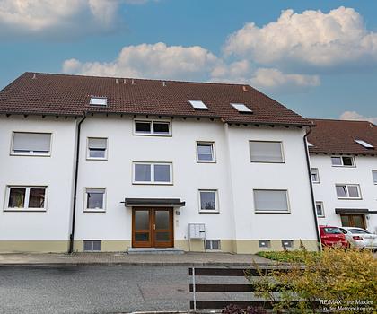 Dachgeschosswohnung mit Loggia in Südausrichtung – ideal für zukünftigen Eigenbedarf